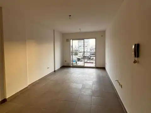 Departamento en Alquiler en Republica De La Sexta, $ 300.000