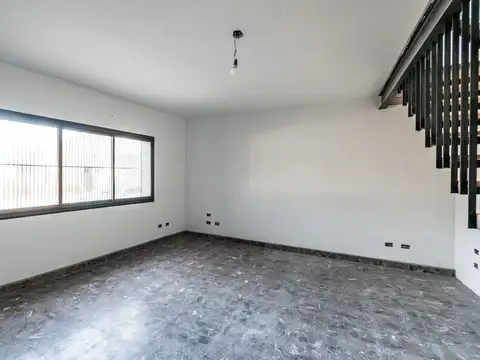 Depto Tipo Casa en Venta en Chacarita, USD 185.000