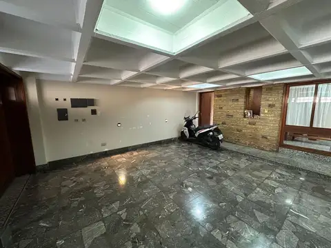 Casa de 5 dormitorios con quincho y pileta - Laprida y dean funes