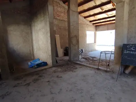 Casa en obra gruesa 3 dormitorios en Ciudad – Calle Italia – USD 55.000