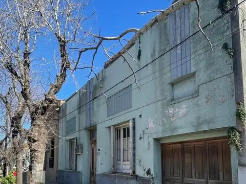 CASA EN VENTA EN 9 DE JULIO CON PILETA