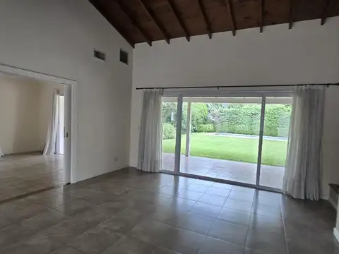 Casa en Venta con 7 cocheras