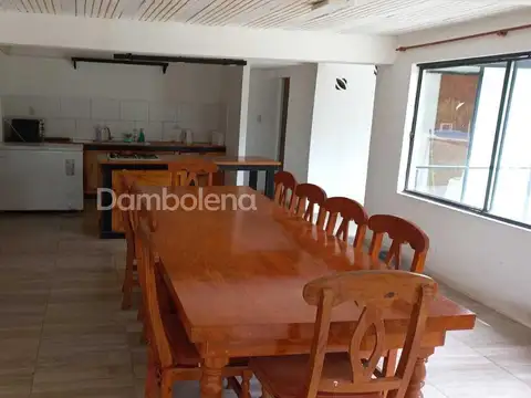 Casa 4 ambientes con 3 baños