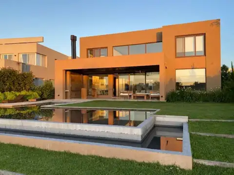 Casa en Venta en Barbarita, USD 1.300.000