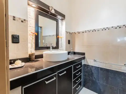 Casa en Venta en Castelar Sur, USD 149.999