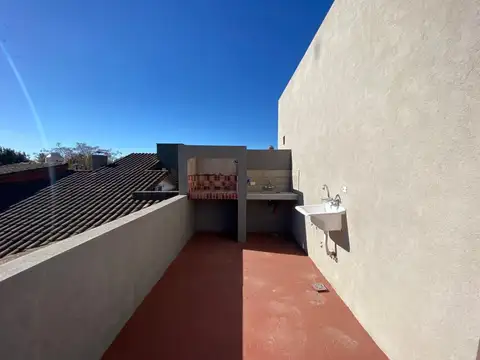 VENTA PH 2 AMBIENTES PASO DEL REY MORENO