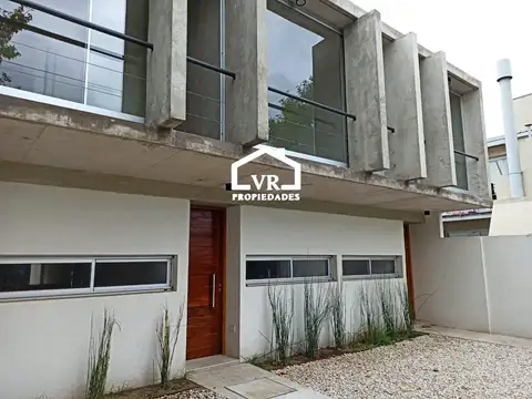 Las Violetas al 1500, barrio Bonanza, Pilar .