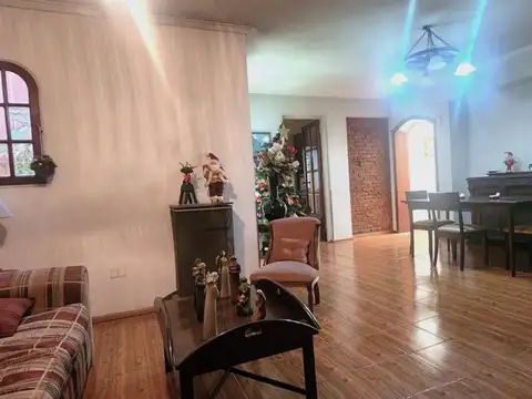 Venta Casa 5 amb + Dpto. Patio,Terraza. San Andrés