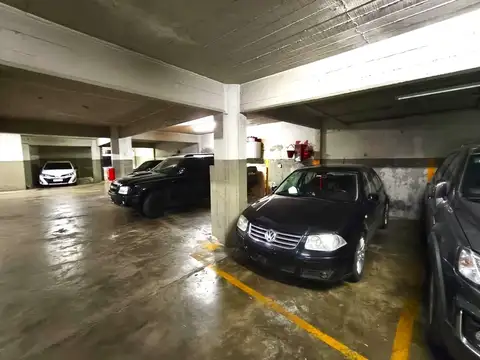 Cochera en venta en Parque Patricios