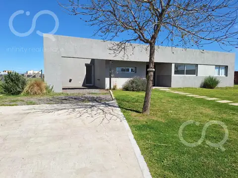 Venta Casa Área 1 San Sebastián Pilar Escobar