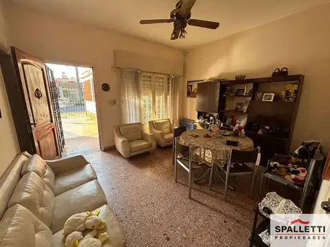 Casa 3 ambientes con 1 baño