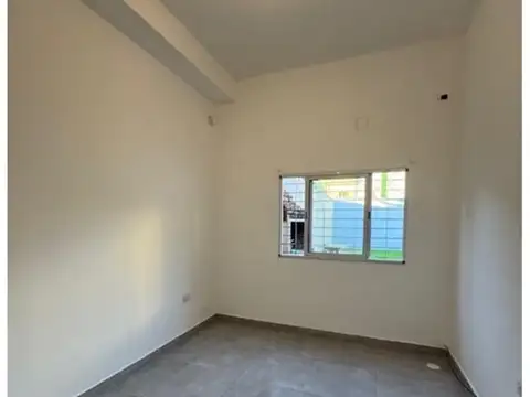 Depto Tipo Casa en Alquiler en Caseros, $ 750.000