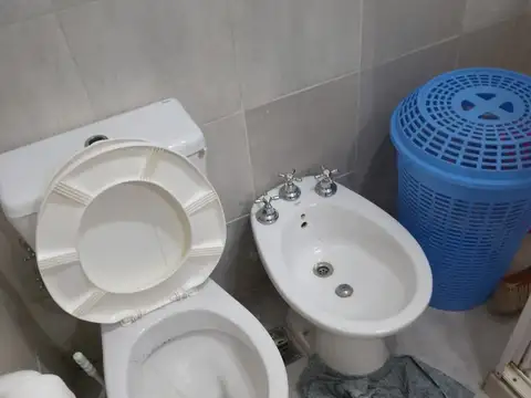 EXCELENTE 2 AMBIENTES A LA CALLE CON BALCON CORRIDO A 1 CUADRA DE AVDA SANTA FE, CERCA BOTANICO