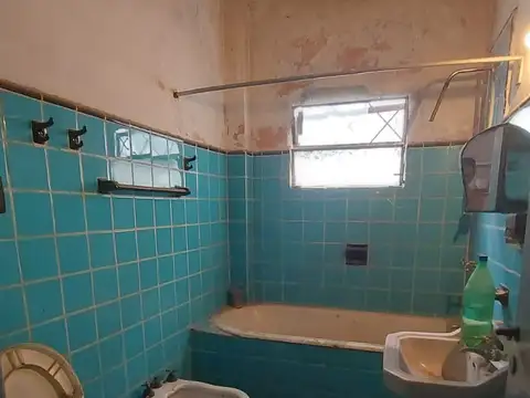 Casa 2 ambientes con 1 baño
