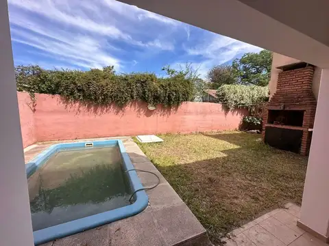 Casa en alquiler 3 dormitorios con pileta
