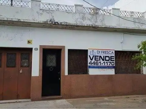 CASA 3 Amb RAMOS MEJIA . AMPLIOS Amb, GARAGE Y GALPON.