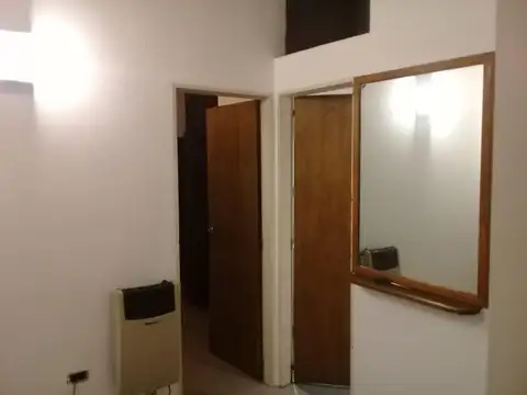 Galpón Con Dos Viviendas En M. Alberti Cod. M085v