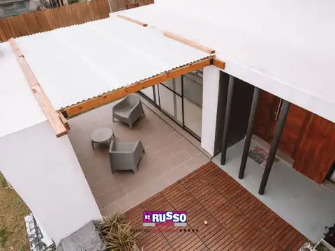 Casa en Venta con 2 cocheras