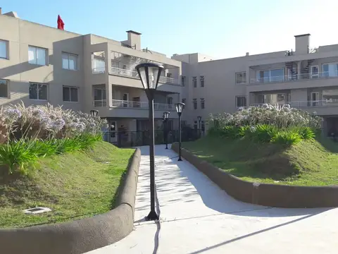 Av Sucre 2800, Piso 1