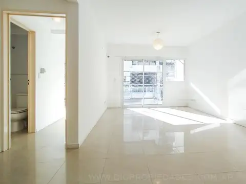 Cordoba al 2500 entre Alberdi y Ricardo Gutierrez