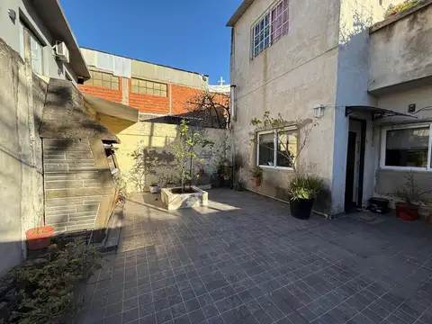 Depto Tipo Casa 4 ambientes con 2 baños