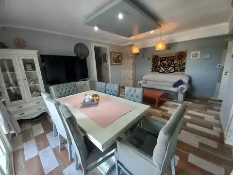 Paunero 100, Piso 12