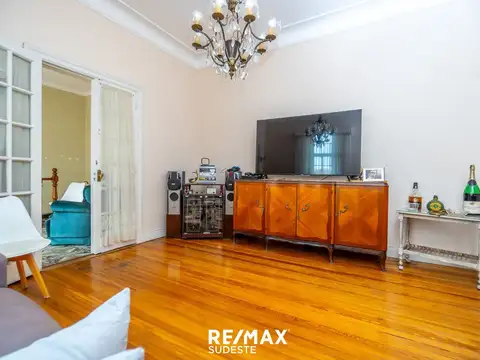 Avenida Leandro Niceforo Alem 600