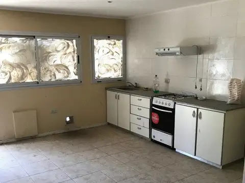 Departamento dos ambientes con balcón al frente