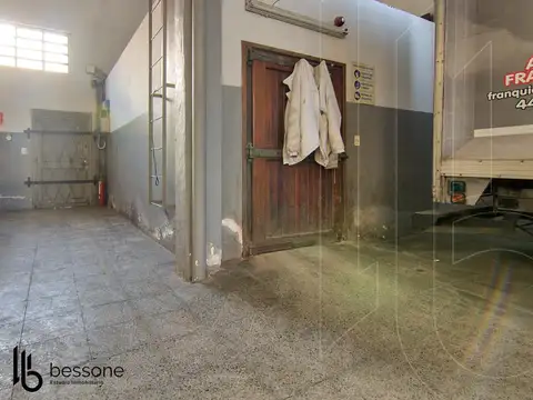 Galpon en Venta 38  mts Fondo