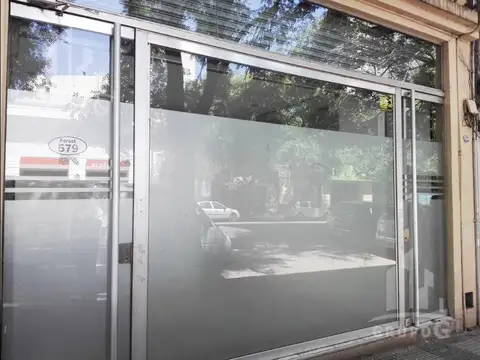 Local con oficina - Dos plantas en chacarita 374m2 totales con 3 baños Alquiler