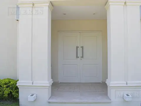 Casa en Alquiler en Villa Olivos, USD 2.500