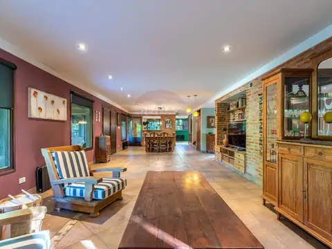 Casa 7 ambientes con 3 baños