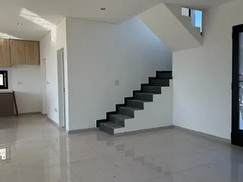 Casa en Venta en Pilar Del Este, USD 215.000