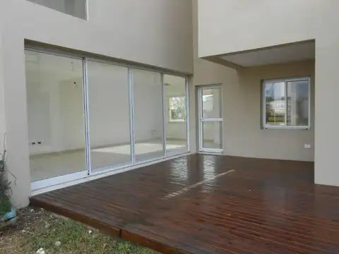 CASA EN VENTA EN HARAS SANTA MARIA con renta  – MAROTO PROPIEDADES