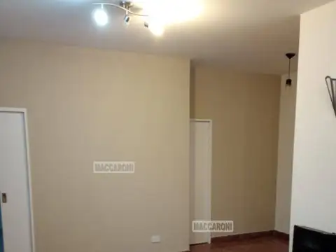 Depto Tipo Casa en Venta en Mataderos, USD 115.000