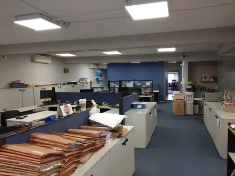 Venta piso de oficinas amoblado al frente en Maipú y Lavalle