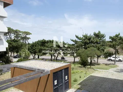 Departamento de 1 dormitorio en venta frente a Playa Mansa