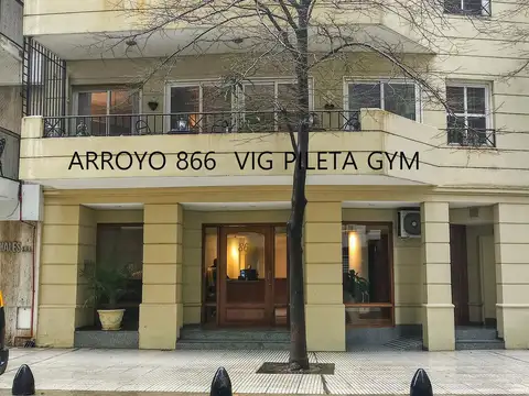 Venta piso ARROYO 800 con Pileta Cimatizada Vigilancia 24hs cochera AMENITIES hecho a nuevo conserge