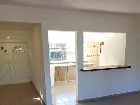 Venta casa 5 ambientes en Barrio Parque Sakura, Exaltacion de la Cruz