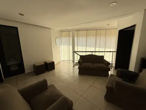 Casa 11 ambientes con 4 baños