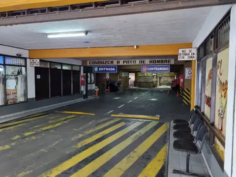 San Lorenzo 1000, Piso 0