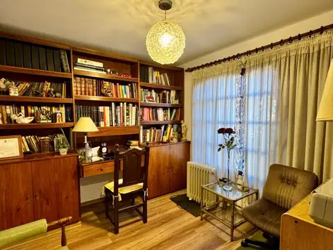 Casa 6 ambientes con 2 baños