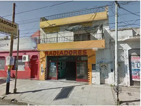 Depto 3 Amb en 1º piso frente a la nueva (futura) estación A