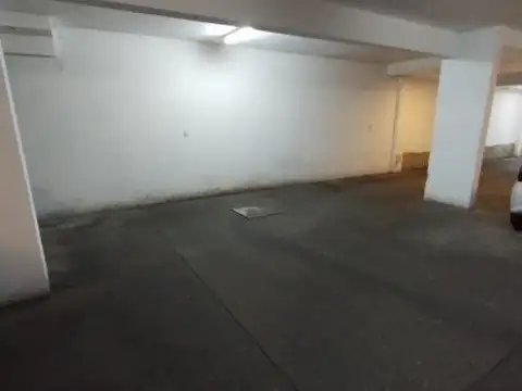 RETASADA. Cochera en venta, Vila 753