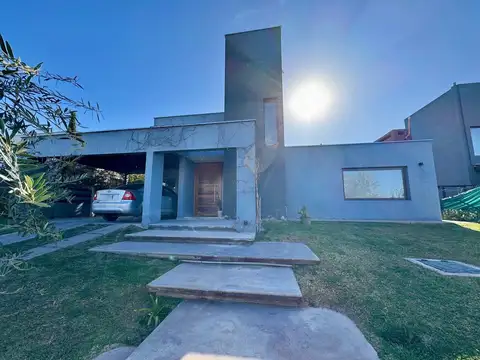 CASA EN VENTA BARRIO RUCA OLIVIA, LUJÁN DE CUYO