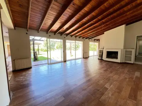 CASA EN VENTA EN COUNTRY MASCHWITZ CLUB