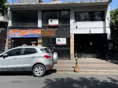 Departamento tipo casa en alquiler en Moron