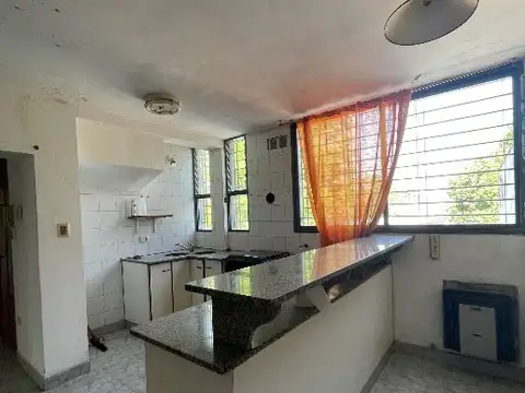 Departamento tipo casa en alquiler en Moron