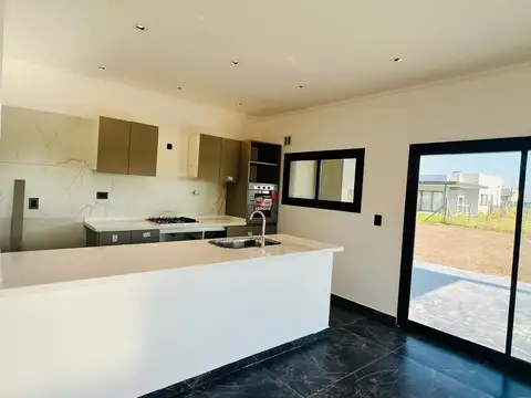 Casa 55 ambientes con 3 baños