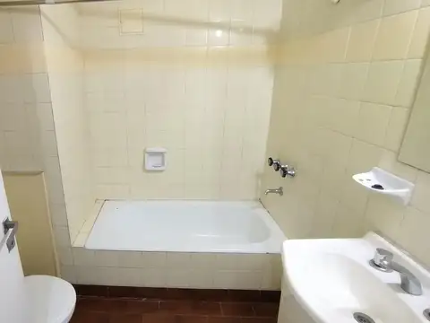 Av Libertador al 700